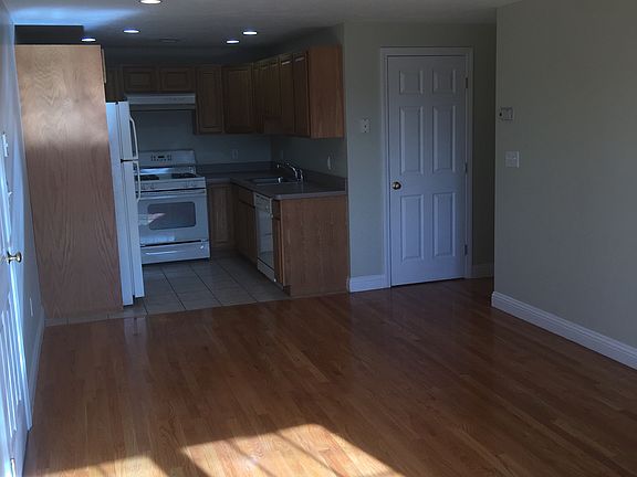 2nd image of 1135 Washington St APT 3