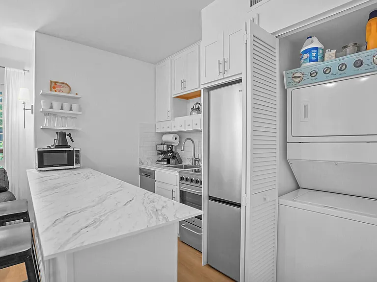 11863 Wimbledon Cir #423 — Photo 6