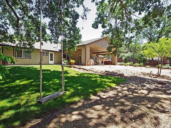 2nd image of 1088 Uplands Dr
