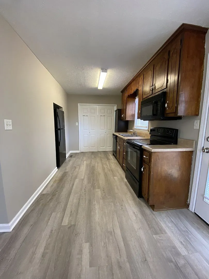 Charming, Pet-Friendly 3 Bedroom, 2 Bath Home on Whitehead Road — Photo 1