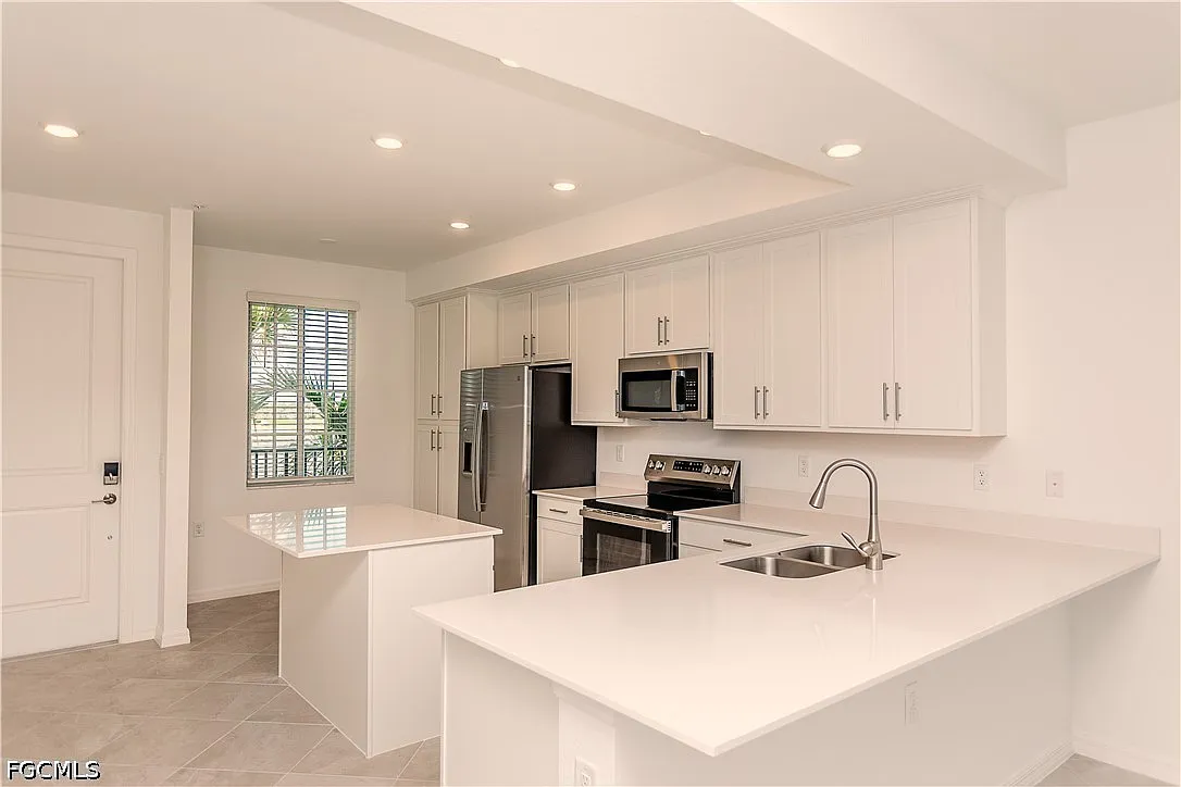 2 bed, 2.0 bath, 1120 sqft, $1,800 — Photo 4