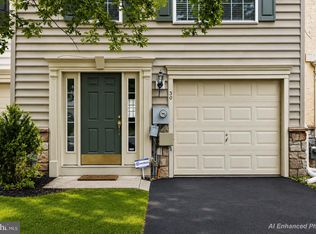 30 N Savanna Dr, Pottstown, PA 19465