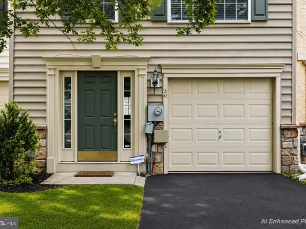 30 N Savanna Dr, Pottstown, PA 19465