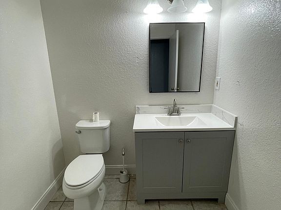 4th image of 743 N Shine Ave