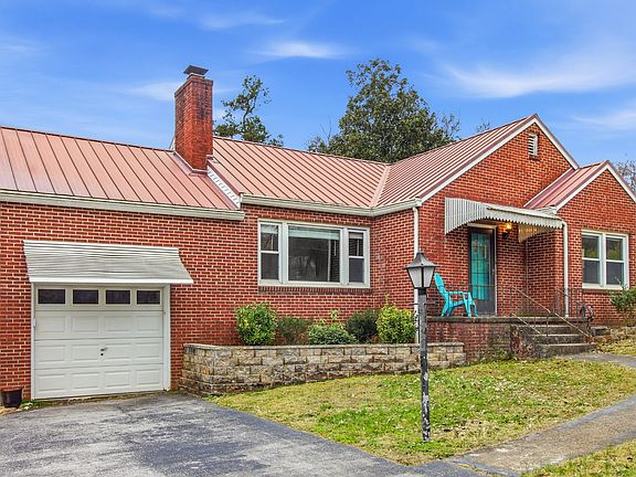 2nd image of 4824 Skyline Dr