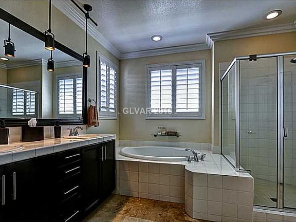 3rd image of 11733 Bradford Commons Dr