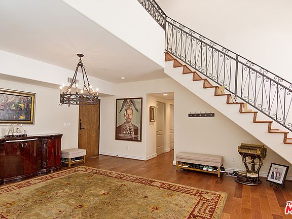 4th image of 10913 Whipple St Unit 305