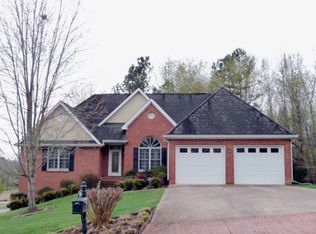1115 Harbor Landing Dr, Soddy Daisy, TN 37379