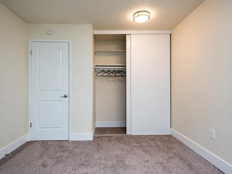 Caldera at Sunnybrook | Summit Premier Bedroom Closet