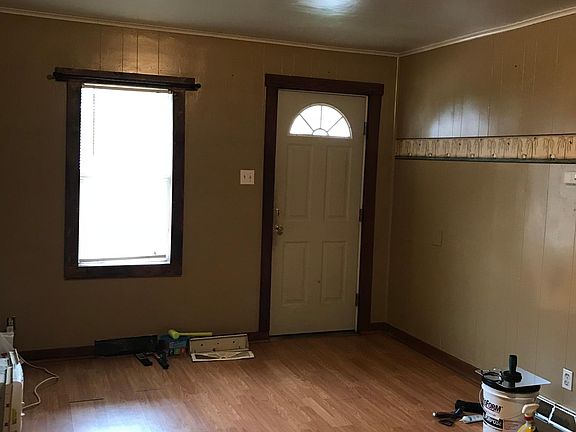 3rd image of 63 Oak Ave
