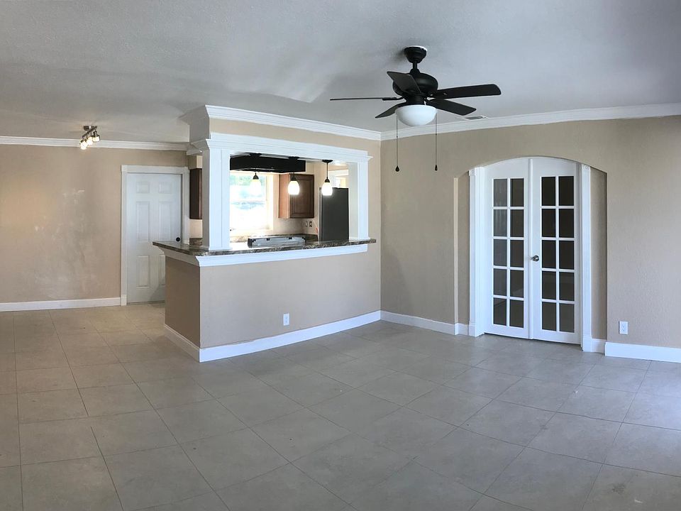 Huge Livingroom