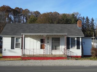 25 W Main St, Jacksonville, OH 45740