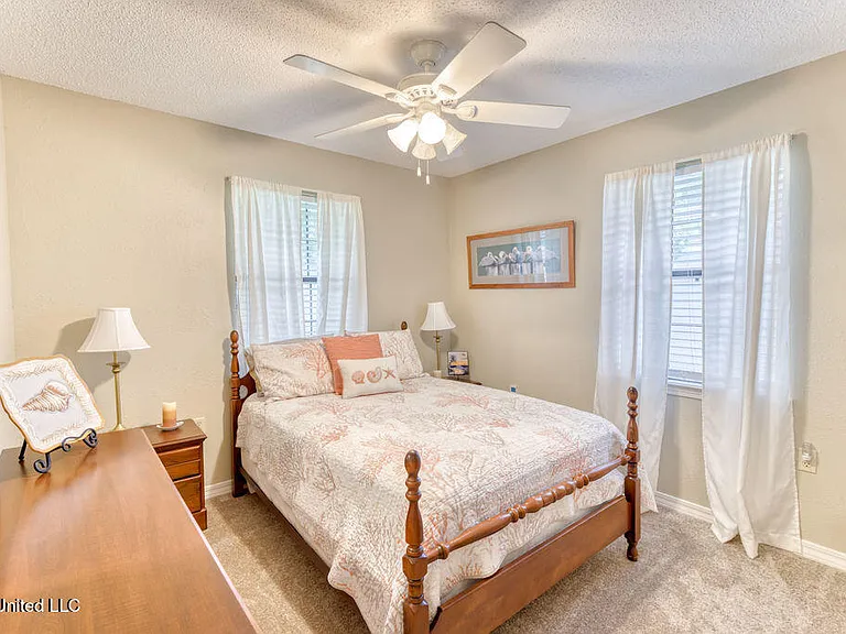 101 Pittman Dr — Photo 13