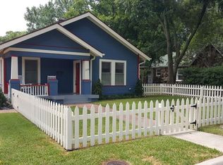 228 E Franklin St, Grapevine, TX 76051