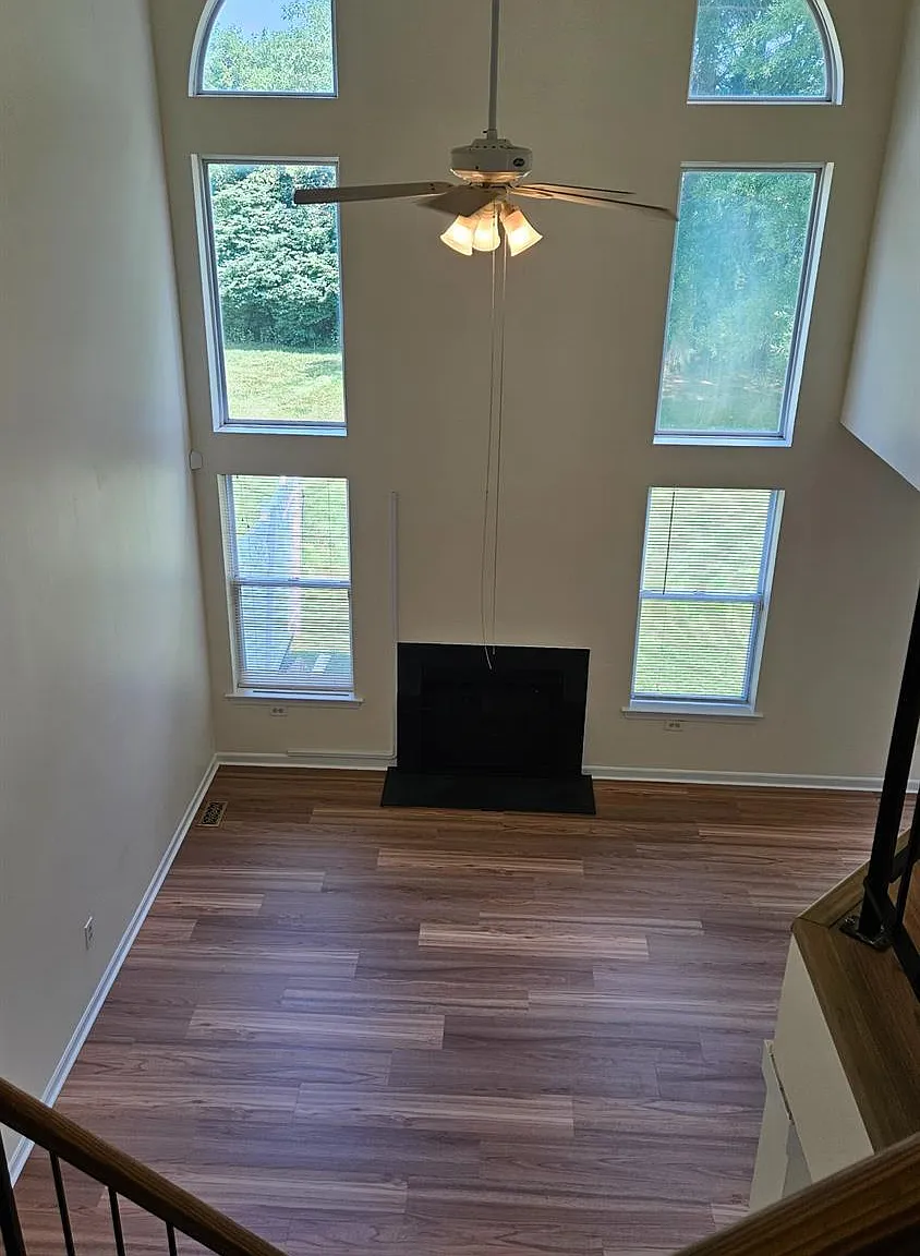 3 bed, 2.5 bath, 2000 sqft, $3,900 — Photo 3