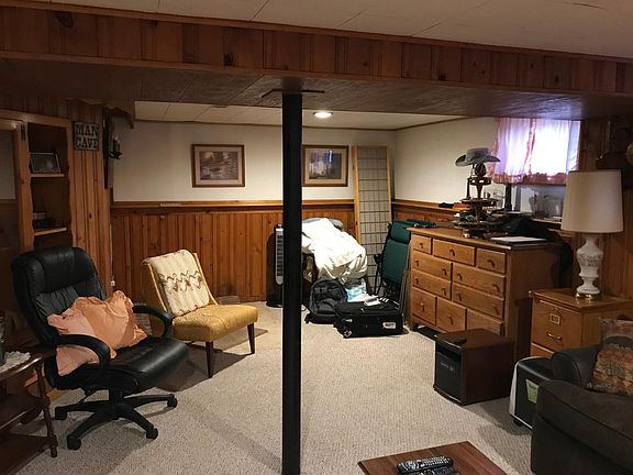 3rd image of 29 Dewitt Dr