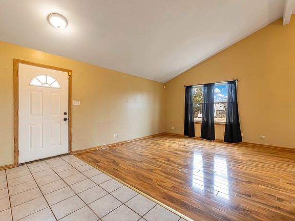 3rd image of 3314 Willow Ln