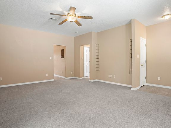 5th image of 13486 Dee Ave