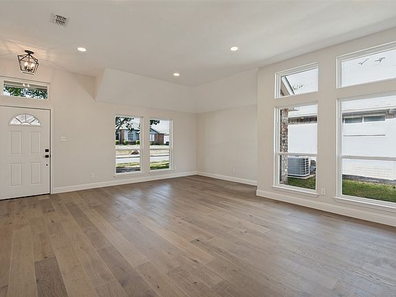 4th image of 5849 Baker Dr
