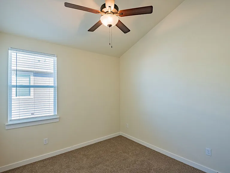 713 Wheatfield Dr — Photo 10