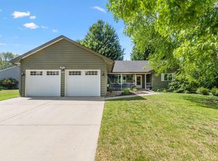 1417 Fairway Dr, Faribault, MN 55021