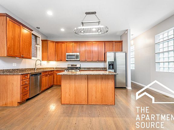 3rd image of 2625 W Cortez St #1F