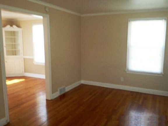 4th image of 1620 Tacoma Ave