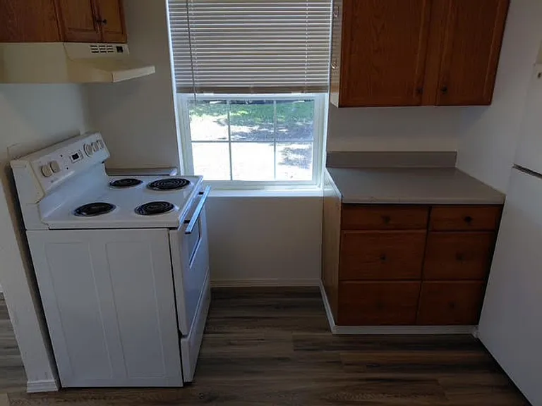 435 -Keystone Apartments — Photo 33