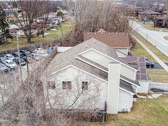 3rd image of 15264 Greenwood Rd