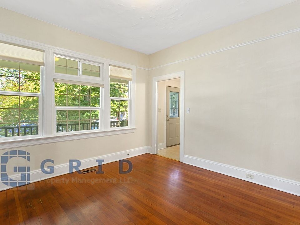 1st image of 3922 N Michigan Ave