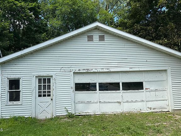 2nd image of 204 Water St