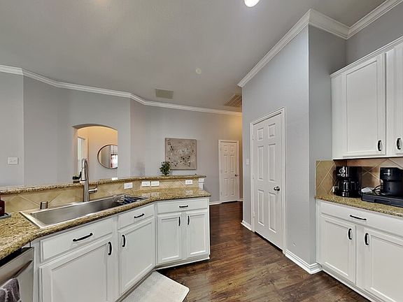 5th image of 2024 Highland Dr