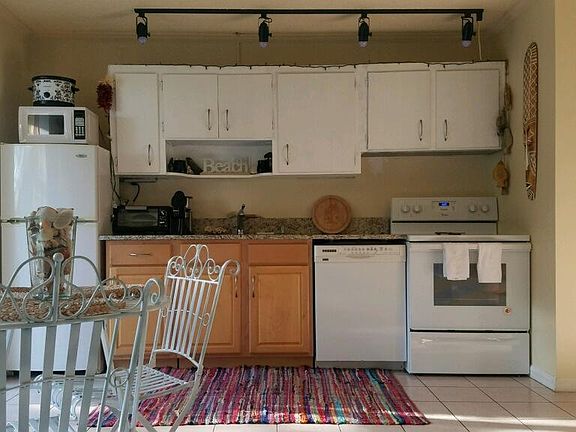 2nd image of 1364 Chesapeake Ave