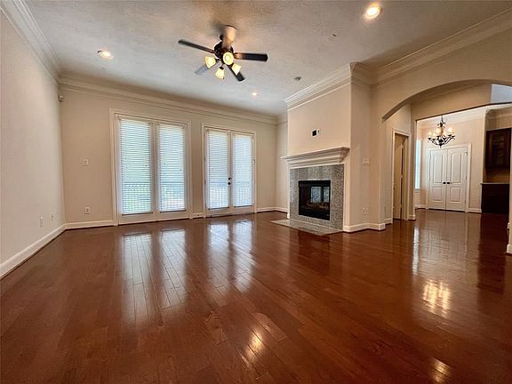 2nd image of 6001 Truro St Unit E