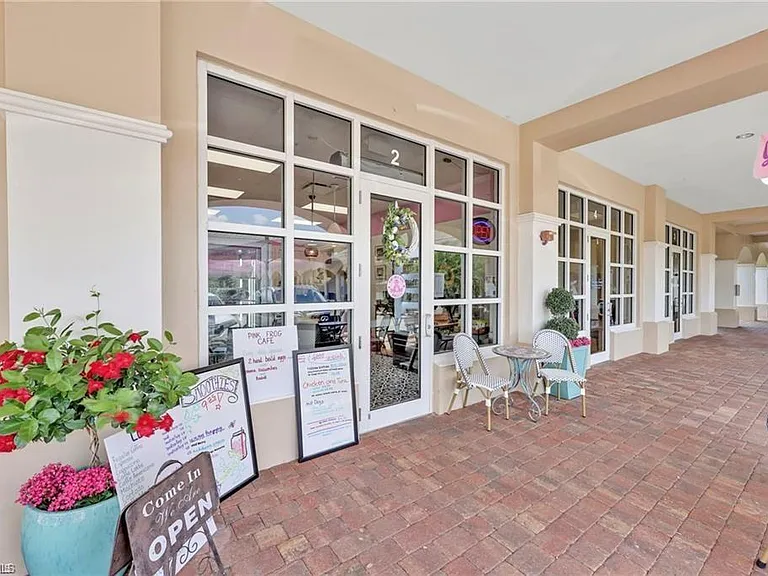 8693 Querce Ct — Photo 46