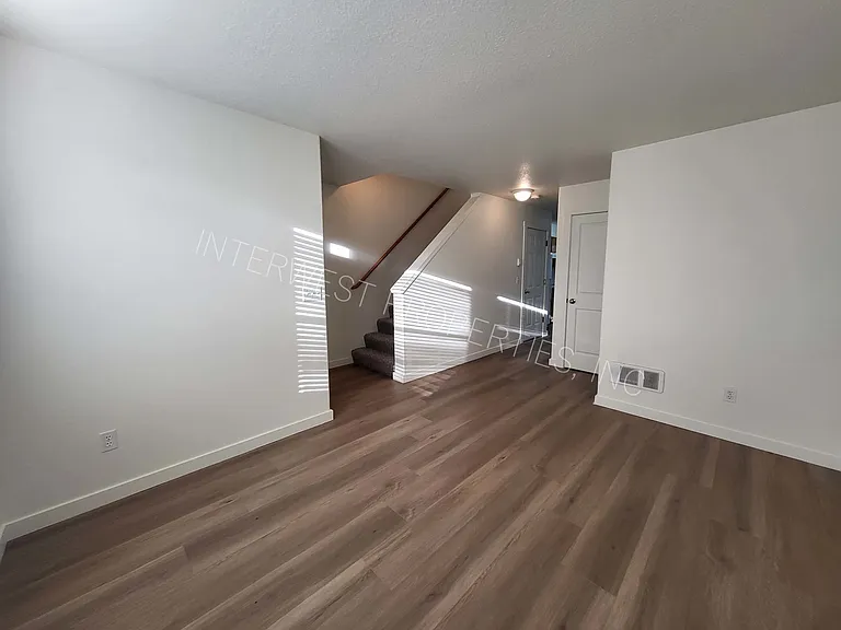 520 NE 128th Ave #5 — Photo 4