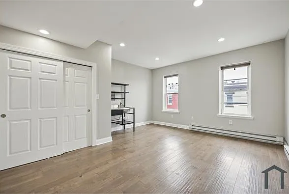 3 bed, 1200 sqft, $2,000 — Photo 4