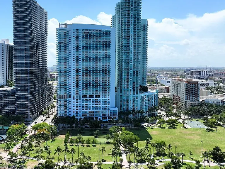 1800 N Bayshore Dr #2006 — Photo 34
