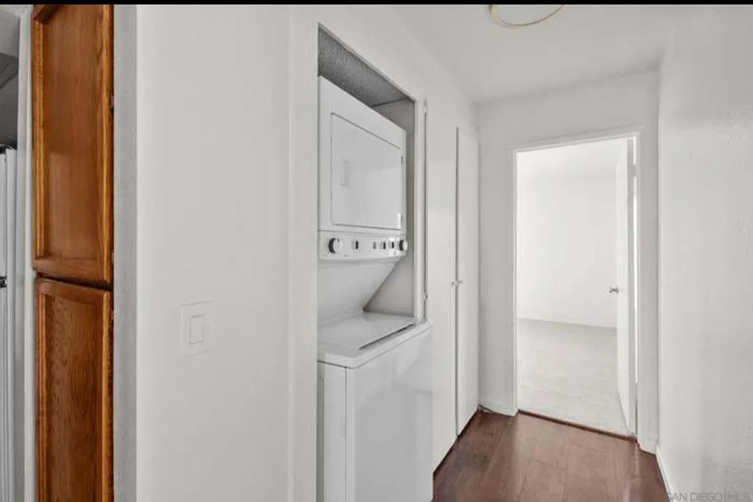 2 bed, 1052 sqft, $2,600 — Photo 4