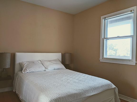 3rd image of 4447 N Melvina Ave #2
