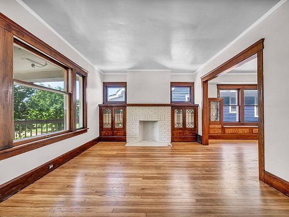 5th image of 1331 W 102nd St APT 2