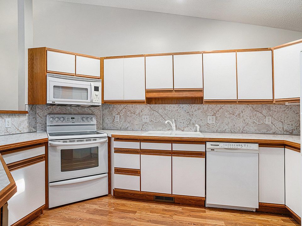744 Tournament Cir, Muskegon, MI 49444 | Zillow