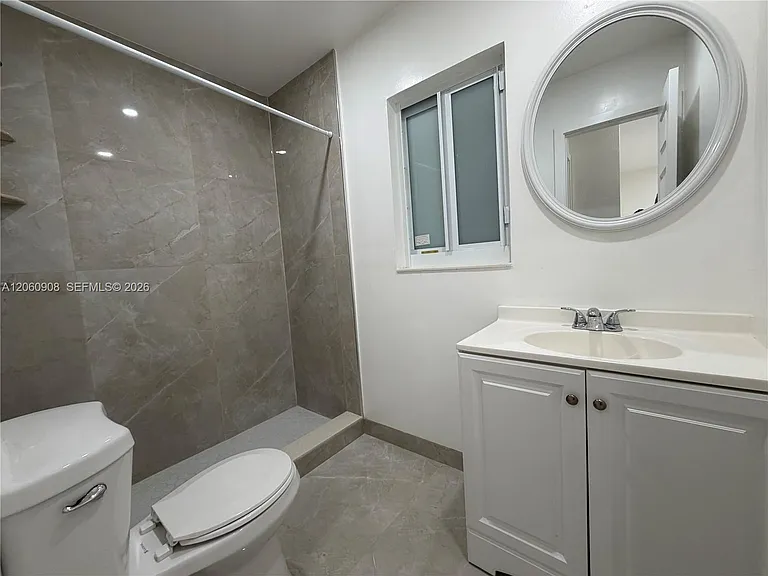 732 SW 6th St #732 — Photo 9
