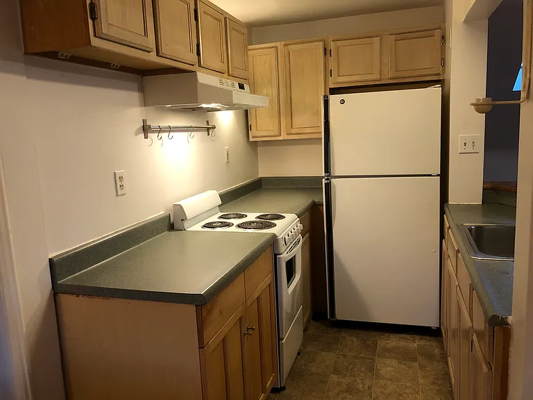 245 N Sherman St #B — Photo 5
