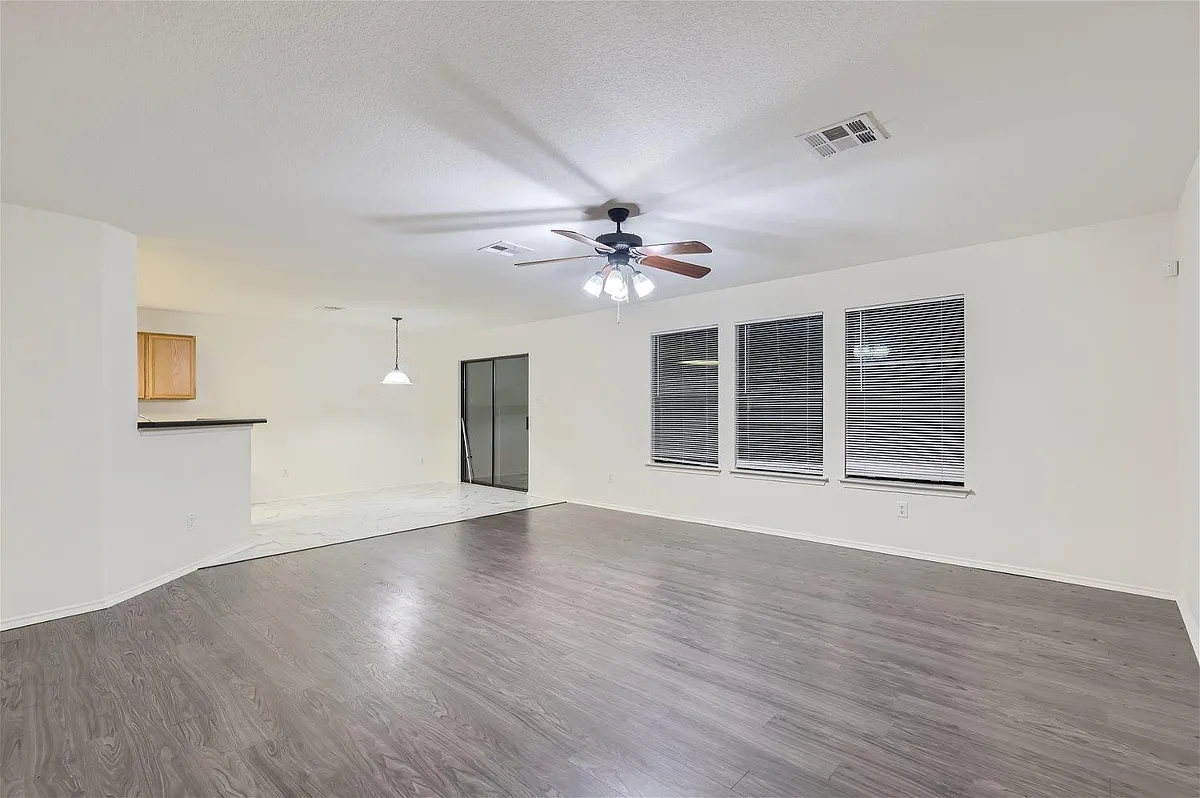 Building Photo - 5521 Victory Gallop Dr