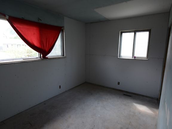 4th image of 2822 Baltimore Ave