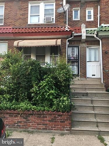 1st image of 215 Kenilworth Ave