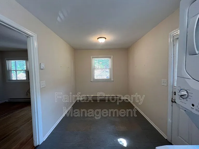 1935 Morehead Ave — Photo 9