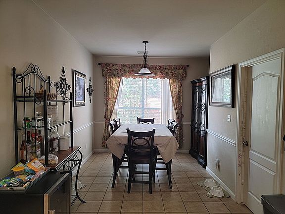 3rd image of 2704 Culver Cliff Ln
