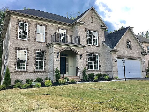 3rd image of 12124 Hickory Falls Ct